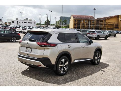 Used 2021 Nissan Rogue Platinum FWD image 7