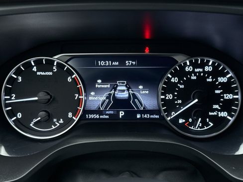Used 2023 Nissan Rogue SV AWD/4WD image 13