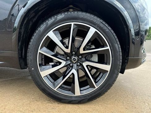 Certified 2025 Volvo XC90 B6 Plus w/ Protection Package AWD/4WD image 9