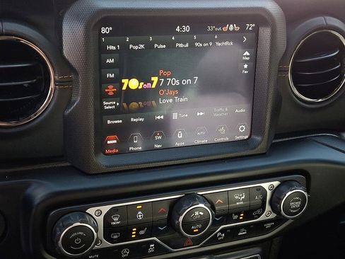 Used 2021 Jeep Wrangler Unlimited Sahara AWD/4WD image 19