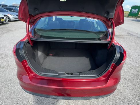Used 2017 Ford Focus SE FWD image 22