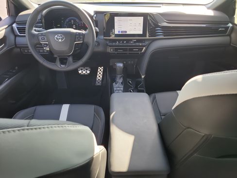 Certified 2025 Toyota Camry SE FWD image 13