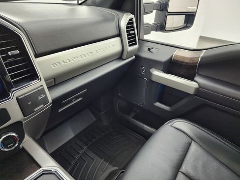 Used 2022 Ford F250 Lariat w/ Lariat Ultimate Package image 12