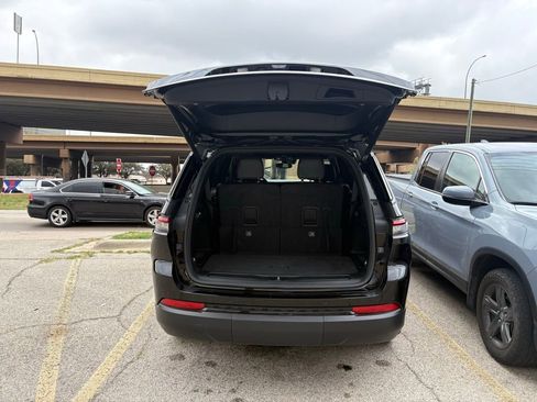 Used 2021 Jeep Grand Cherokee L Laredo image 20