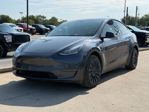 Used 2023 Tesla Model Y Long Range AWD/4WD image 2