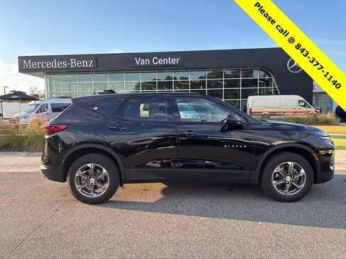 Used 2025 Chevrolet Blazer LT image 3