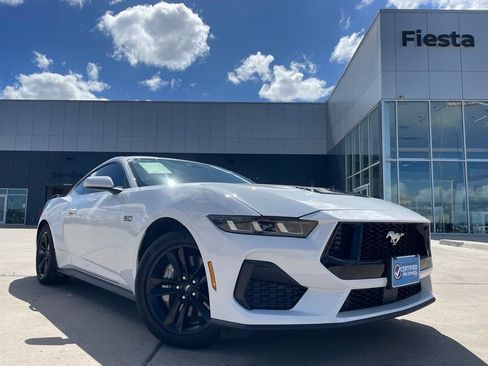 Used 2025 Ford Mustang GT RWD image 1