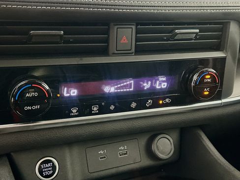 Used 2023 Nissan Rogue SV FWD image 23