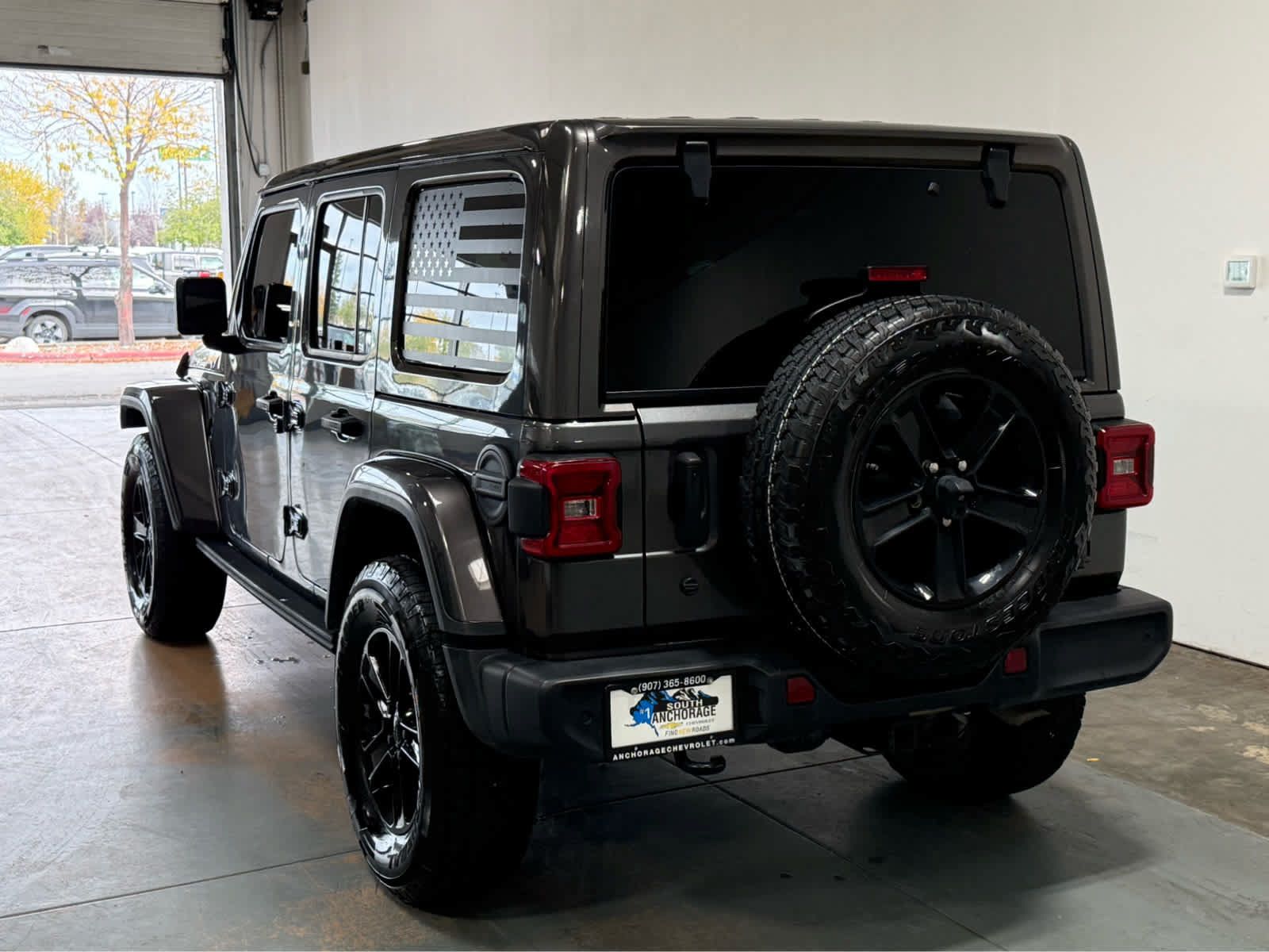 Used 2018 Jeep Wrangler Unlimited Sahara w/ Quick Order Package 24M Moab AWD/4WD image 3