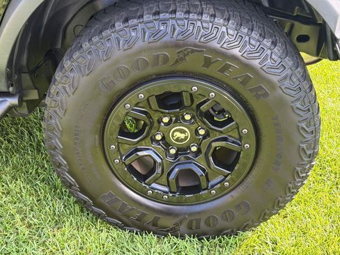 Used 2023 Ford Bronco Wildtrak AWD/4WD image 13