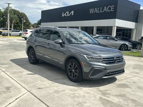 Certified 2022 Volkswagen Tiguan SE FWD image 4