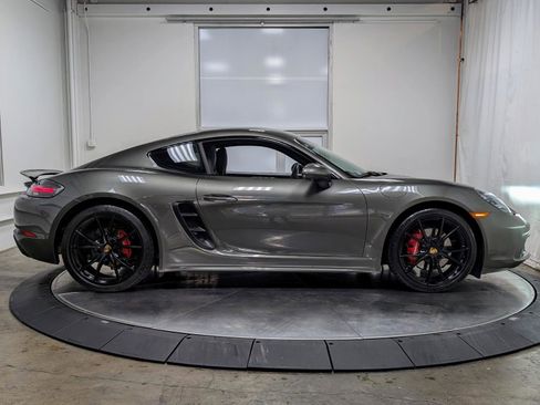 Used 2025 Porsche 718 Cayman S image 10