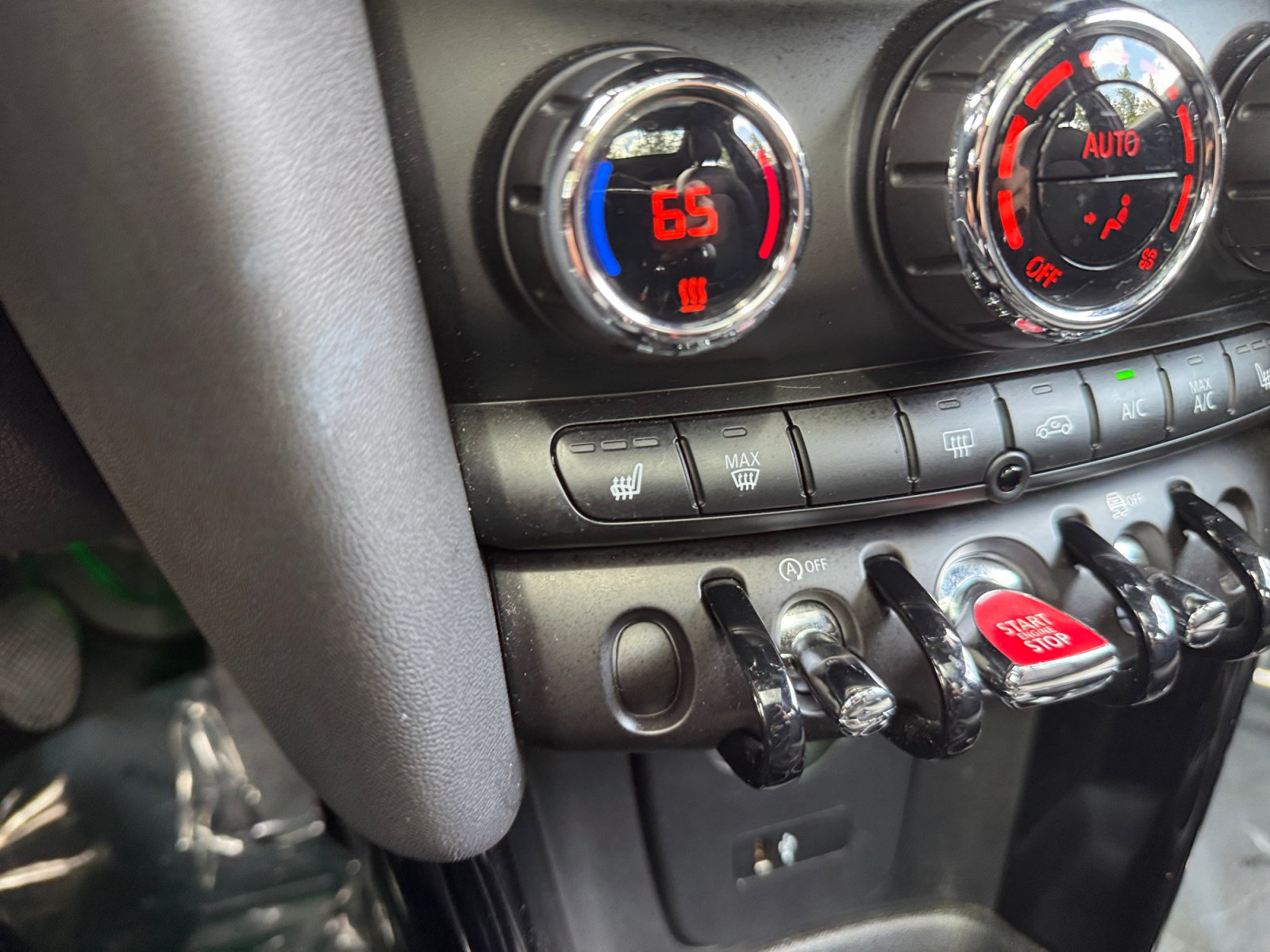 Used 2019 MINI Cooper 4-Door Hardtop FWD image 18