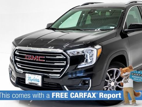 Used 2024 GMC Terrain SLT AWD/4WD image 2