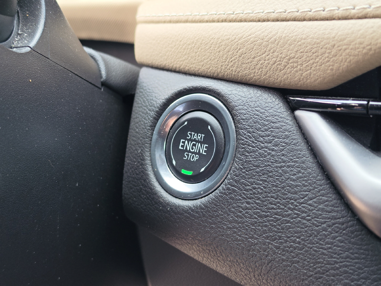 Used 2024 Cadillac XT4 Luxury FWD image 34