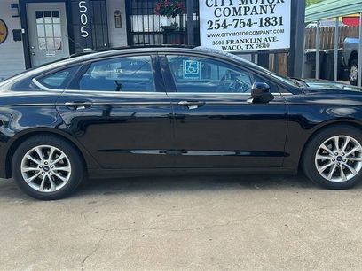 Used 2017 Ford Fusion SE w/ Fusion SE Technology Package