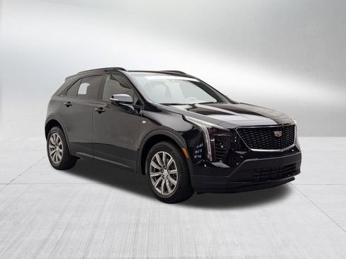Used 2023 Cadillac XT4 Sport w/ Cold Weather Package AWD/4WD image 3