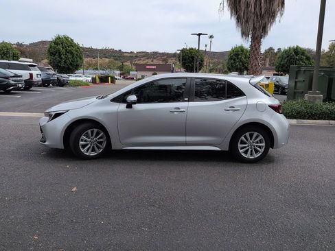 Used 2025 Toyota Corolla SE w/ SE Package FWD image 5