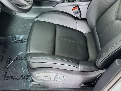 Certified 2026 Porsche Macan image 22