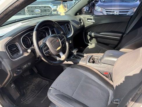 Used 2017 Dodge Charger SXT RWD image 39