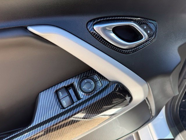 Used 2020 Chevrolet Camaro SS RWD image 13