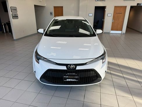 Used 2020 Toyota Corolla LE image 5