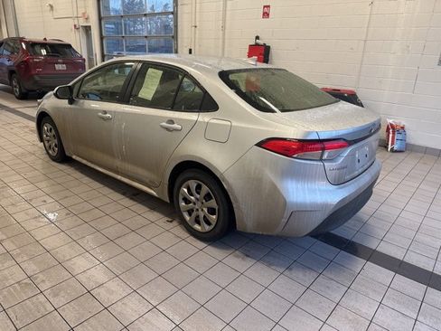 Used 2024 Toyota Corolla LE image 3