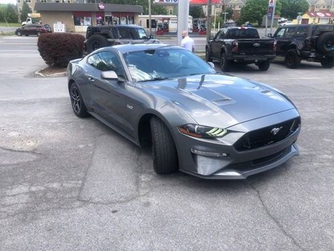 Used 2021 Ford Mustang GT RWD image 4