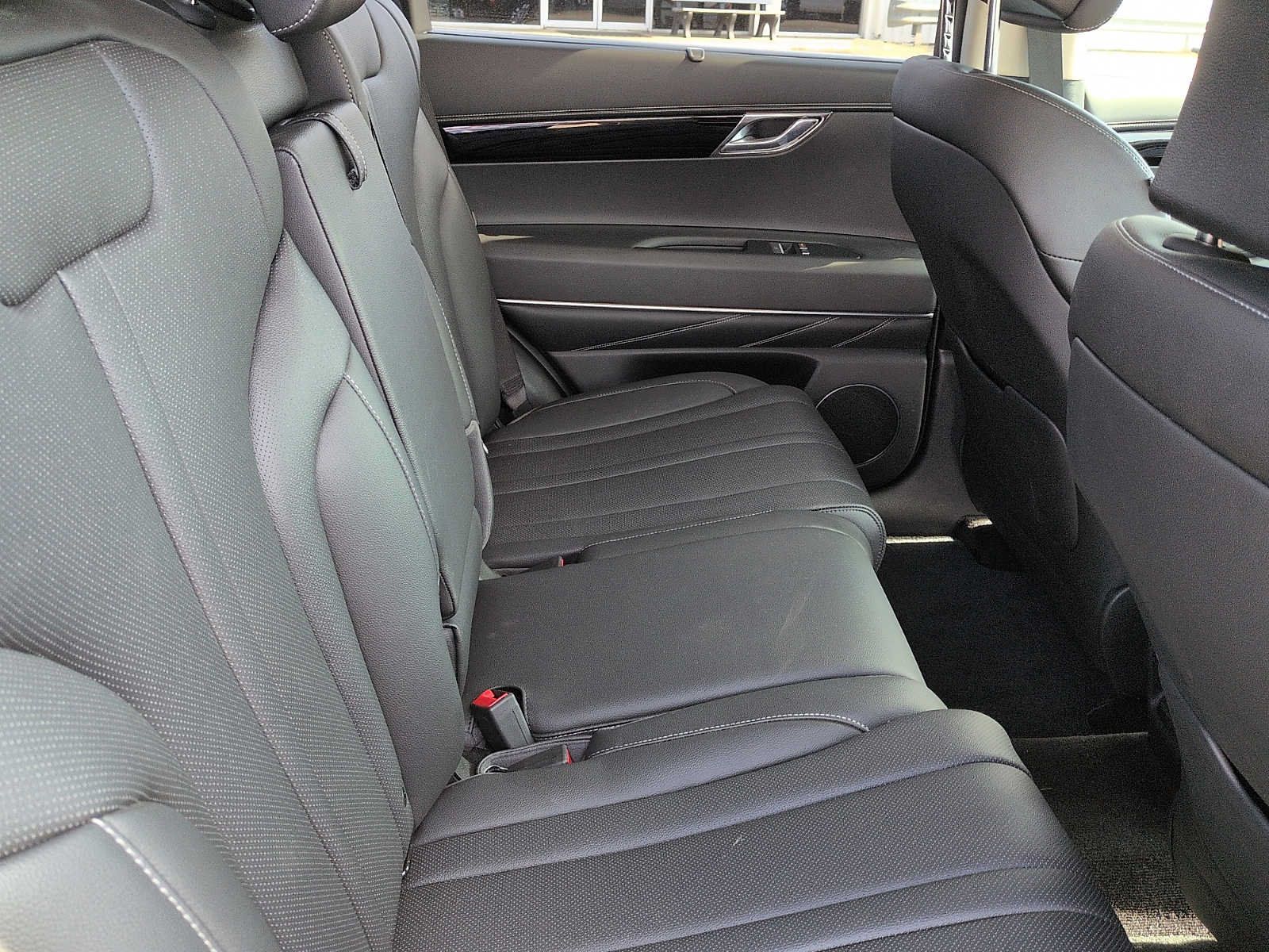 Used 2025 Genesis GV80 2.5T AWD/4WD image 11