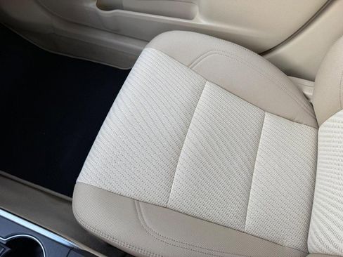 Used 2017 Toyota Camry LE image 26