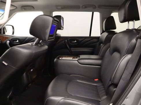 Used 2016 INFINITI QX80 4WD w/ Deluxe Technology Package image 19