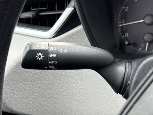 Used 2023 Toyota Corolla LE image 16