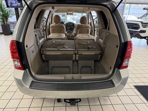 Used 2014 Kia Sedona LX image 32