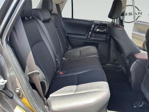 Used 2019 Toyota 4Runner TRD Off-Road Premium AWD/4WD image 34
