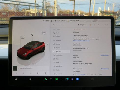 Used 2023 Tesla Model Y Performance image 29