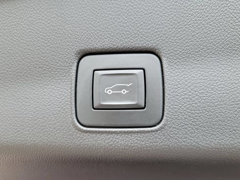 Used 2024 Chevrolet TrailBlazer LT w/ Convenience Package FWD image 32