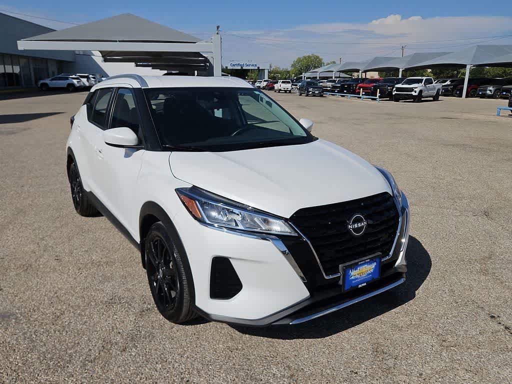 Used 2024 Nissan Kicks SV FWD image 2