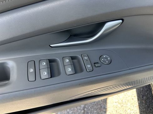 Used 2024 Hyundai Elantra SEL FWD image 28