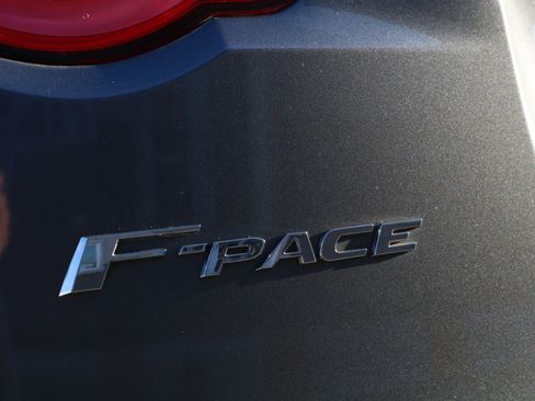 Used 2019 Jaguar F-PACE S image 13