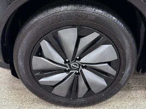 Used 2023 Nissan Ariya Evolve+ image 2