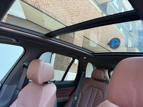 Used 2019 BMW X5 xDrive50i w/ M Sport Package AWD/4WD image 8