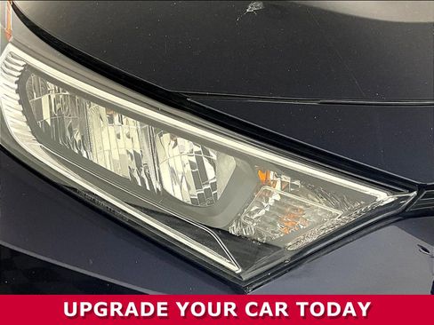 Used 2020 Toyota RAV4 XLE w/ Convenience Package FWD image 26