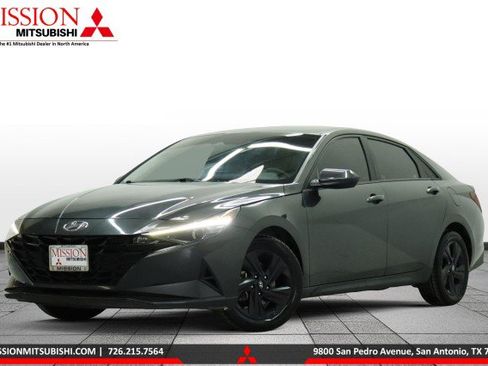 Used 2023 Hyundai Elantra SEL FWD image 1