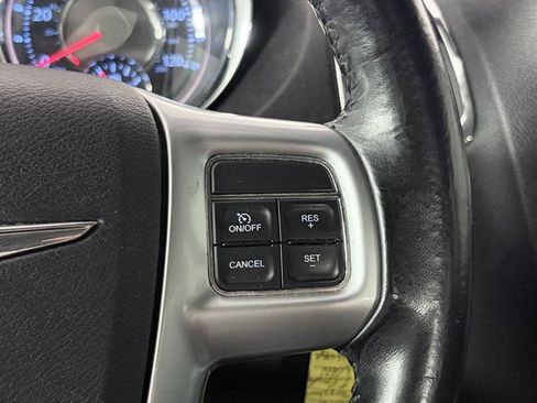 Used 2012 Chrysler Town & Country Touring w/ Entertainment Group #1 FWD image 15
