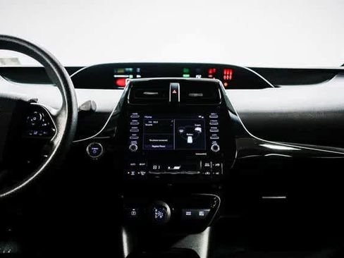 Certified 2021 Toyota Prius L Eco image 12
