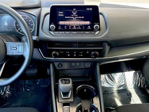 Used 2024 Nissan Rogue S FWD image 23