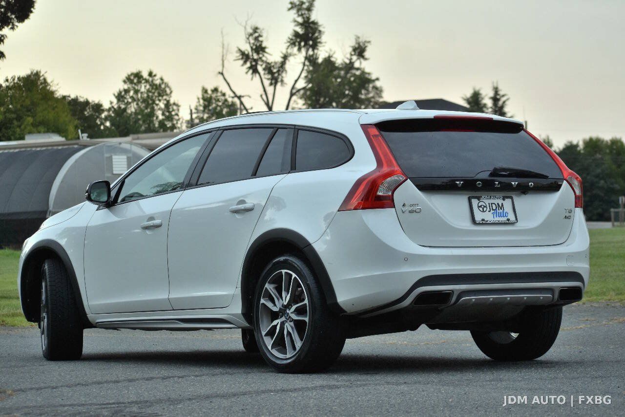 Used 2016 Volvo V60 T5 Cross Country w/ Convenience Package AWD/4WD image 7