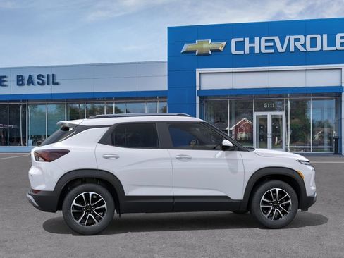 New 2026 Chevrolet TrailBlazer LT w/ LT Cold Weather Package AWD/4WD image 5