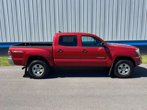 Used 2012 Toyota Tacoma 4x4 Double Cab w/ TRD Off-Road Pkg image 4