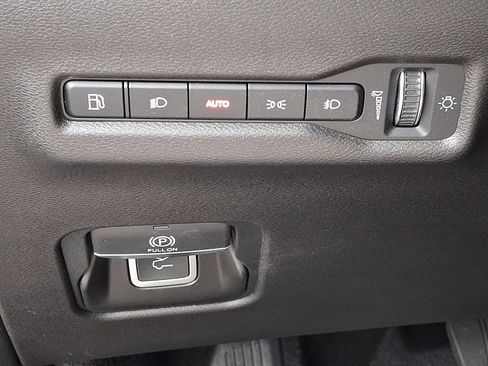 Used 2026 Jeep Cherokee Laredo AWD/4WD image 28
